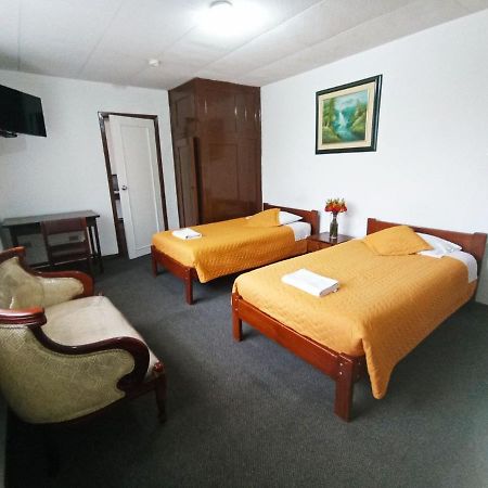 Hotel 9 De Octubre Quito Luaran gambar