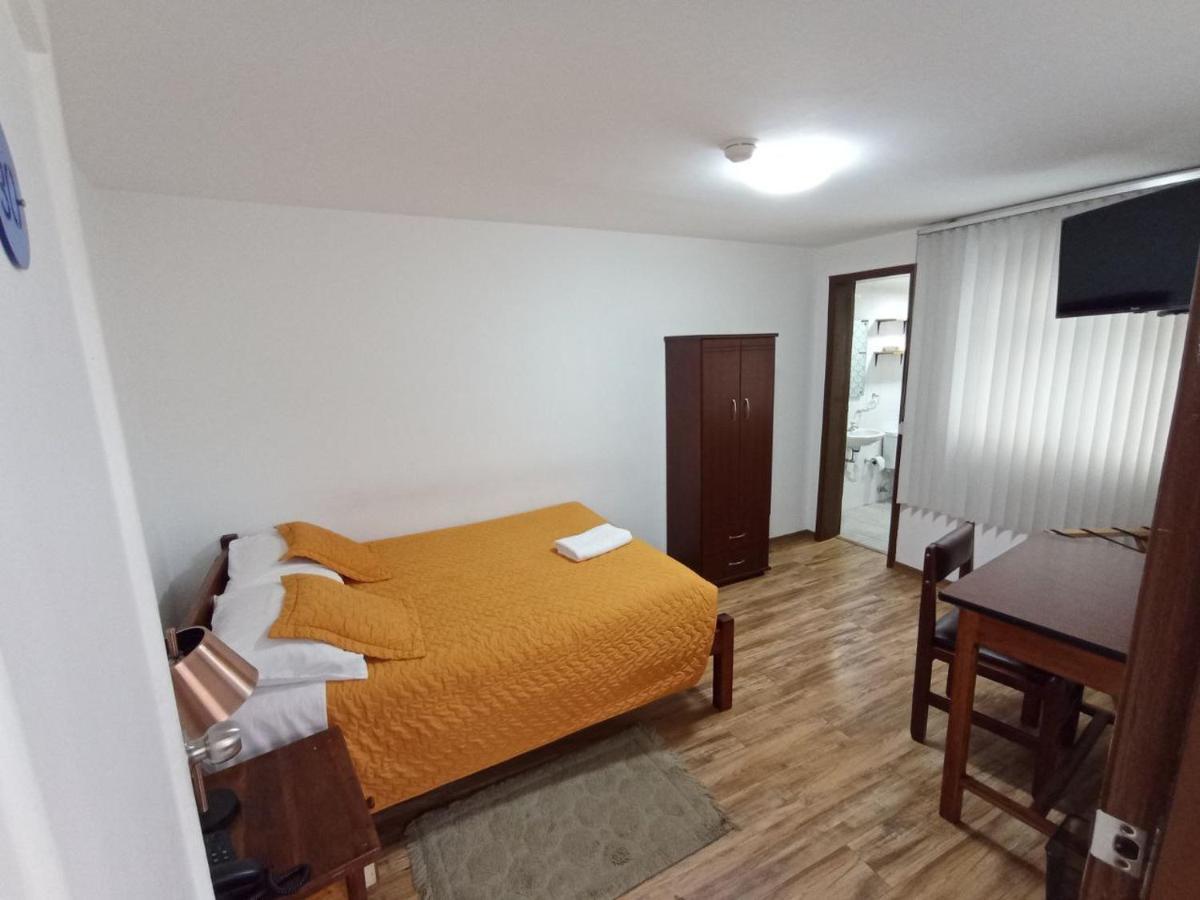 Hotel 9 De Octubre Quito Luaran gambar