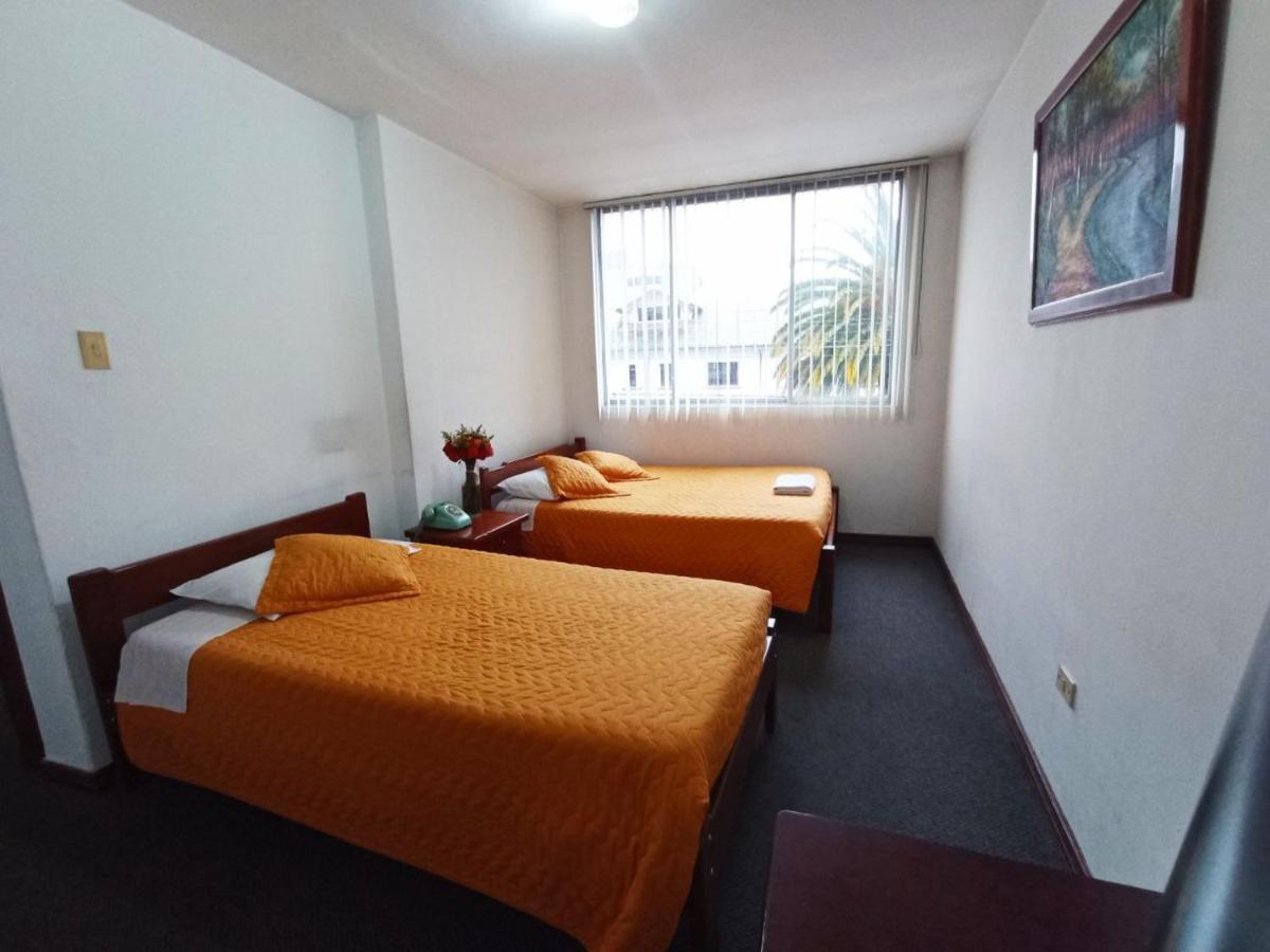 Hotel 9 De Octubre Quito Luaran gambar